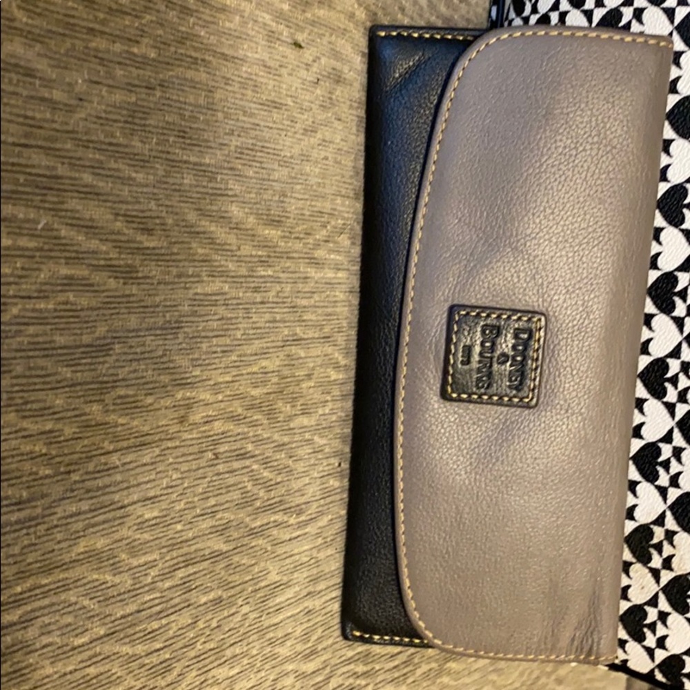 Ladies Dooney and Bourke wallet